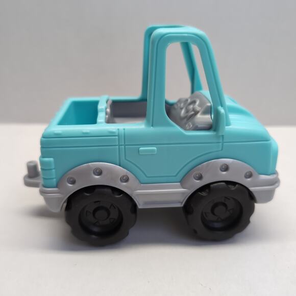 Fisher-Price Little People Help a Friend Blue Pick Up Truck 2017 Mattel - Picture 2 of 9